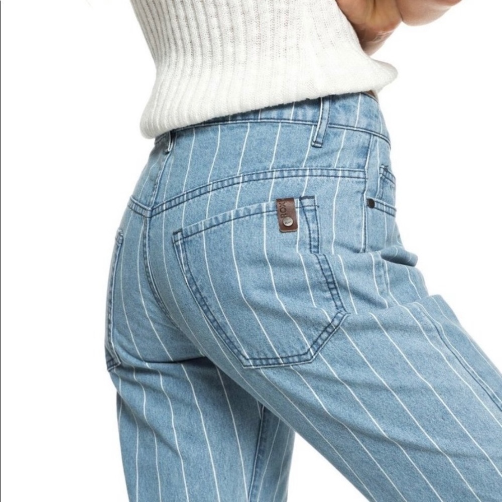 Roxy Relaxed Pinstripe Cropped Capri Jeans Size 25 Light Wash - Picture 4 of 9